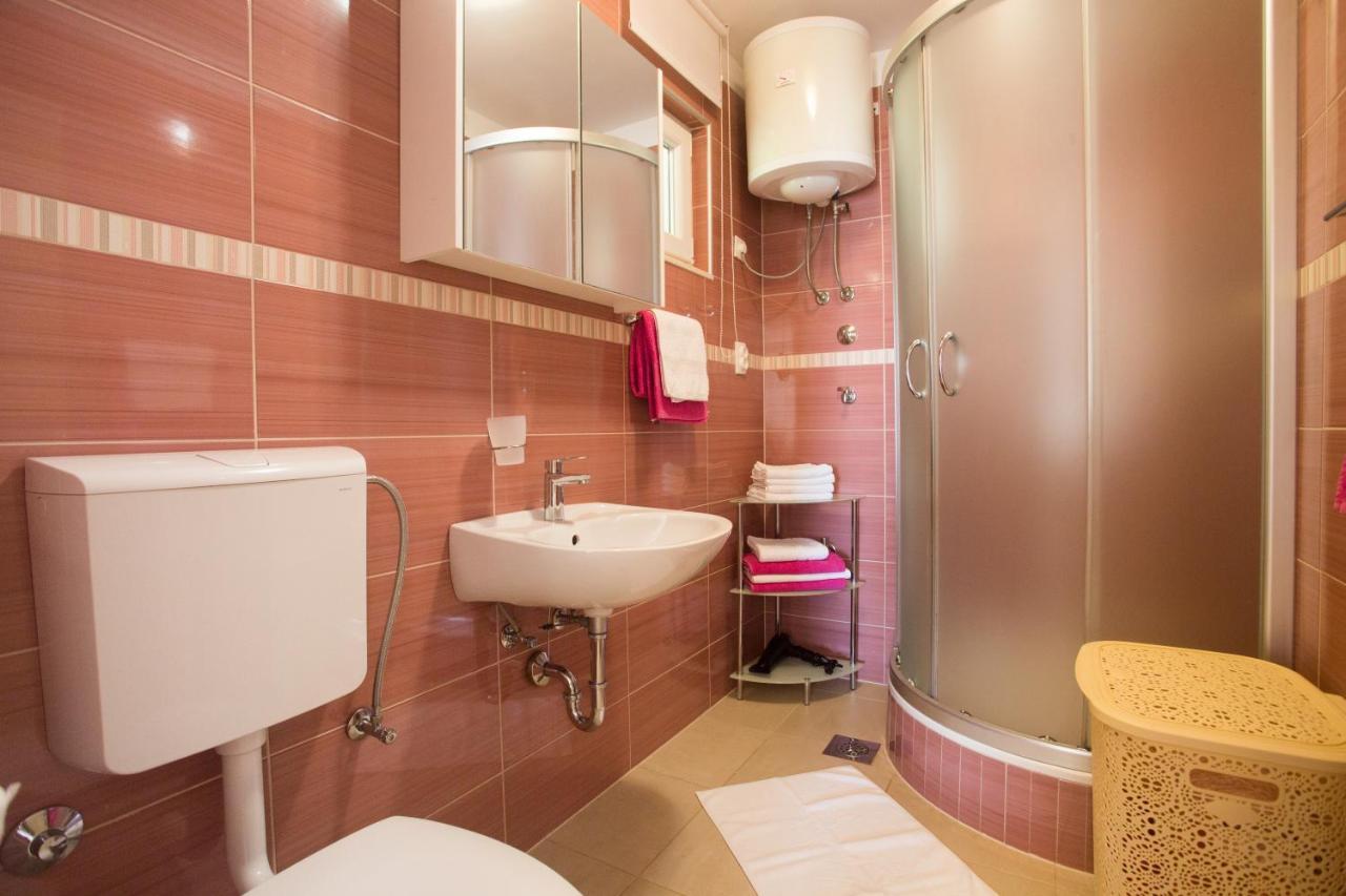 Apartments Bandic - 30 Meters To The Beach Trogir Extérieur photo